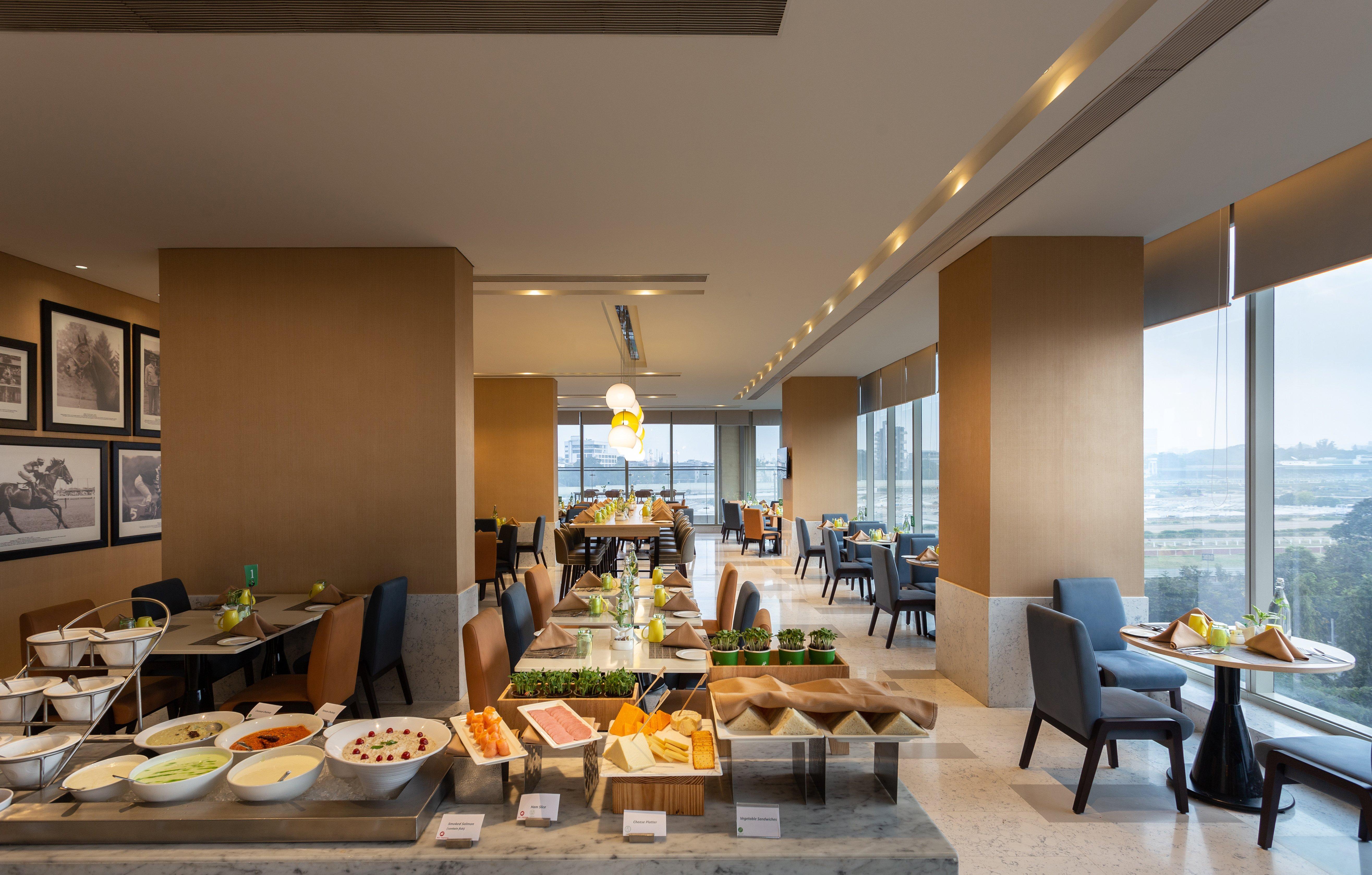 Holiday Inn Bengaluru Racecourse By Ihg Exterior foto The Club Lounge at the hotel