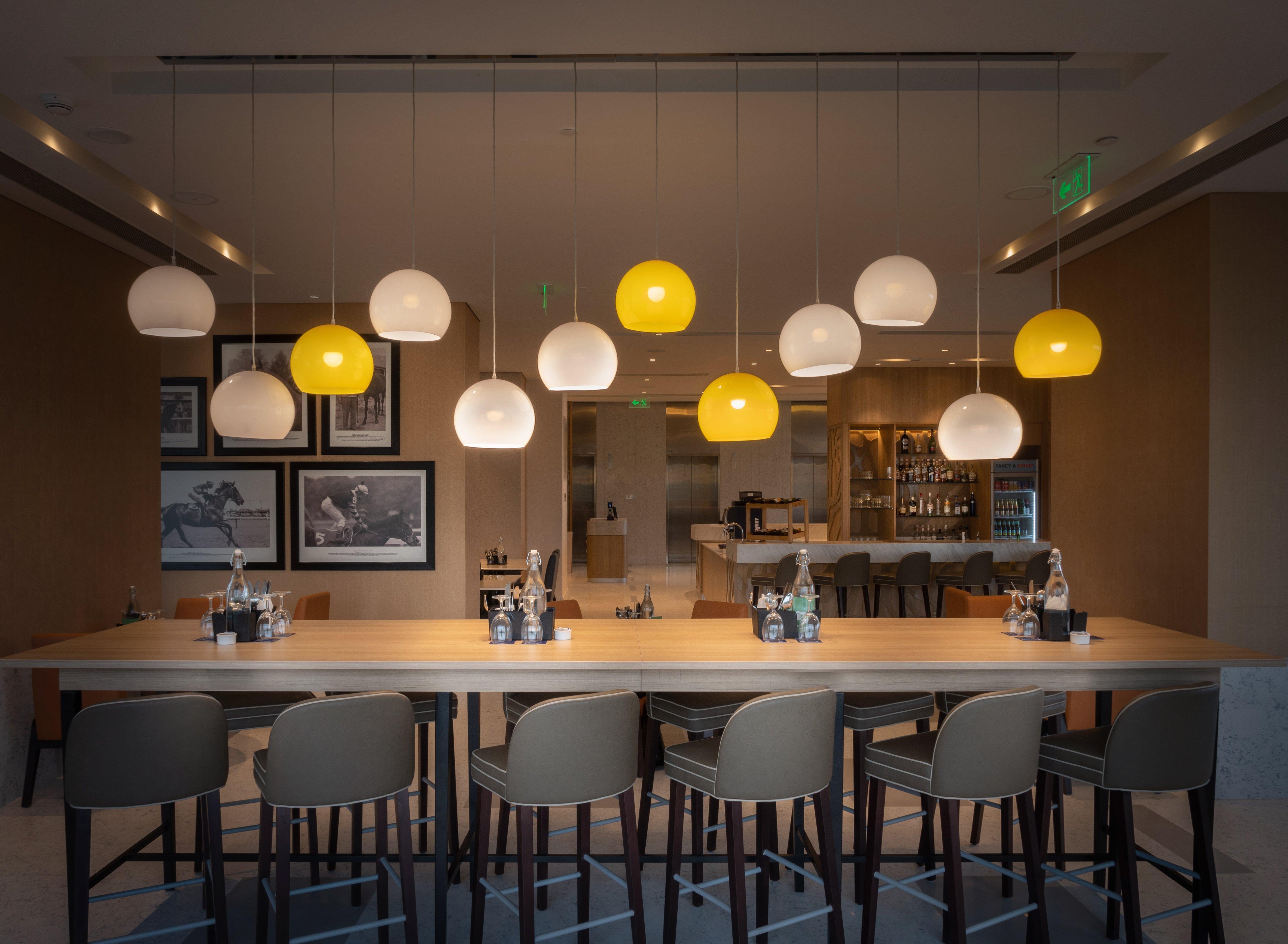 Holiday Inn Bengaluru Racecourse By Ihg Exterior foto The lounge at the airport