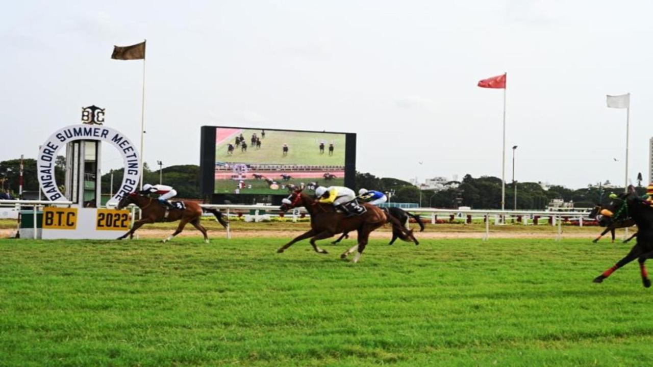 Holiday Inn Bengaluru Racecourse, An Ihg Hotel Exterior foto