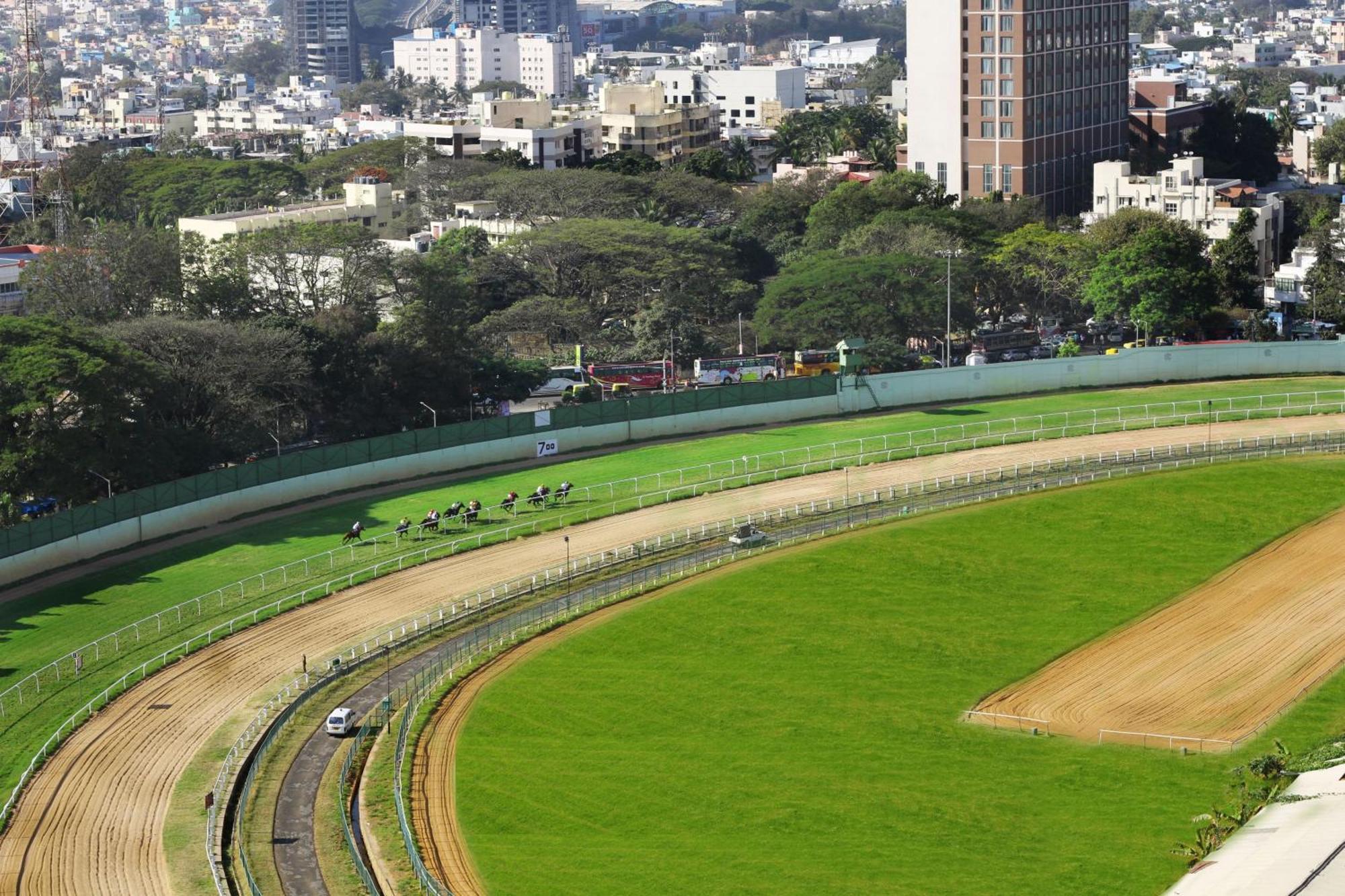 Holiday Inn Bengaluru Racecourse By Ihg Exterior foto Santa Anita Park